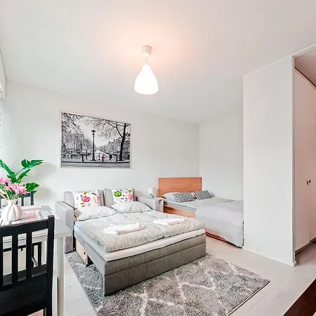 Cozy & Comfy Studio, 14 Mins From Airport, 18 Mins To Center Διαμέρισμα Βάνταα